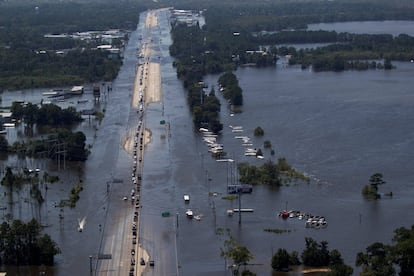 Vista de la autopista interestatal 10 a su paso por Vidor (Texas), el 31 de agosto.