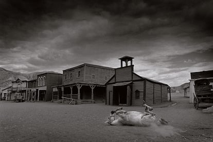 'Pequeño Hollywood', Tabernas, Almería, 1991, foto de Cristina García Rodero, que puede verse en la expo de Foto Colectania.