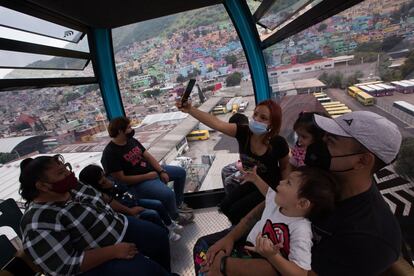 La velocidad a la que viajarán las cabinas es de 6 metros por segundo, mediante 62 torres distribuidas a lo largo de la ruta.