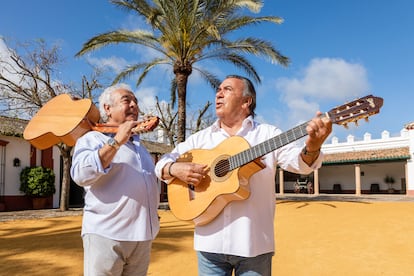 Los del Río playing the guitar at the villa in Utrera where they are acting as hosts.