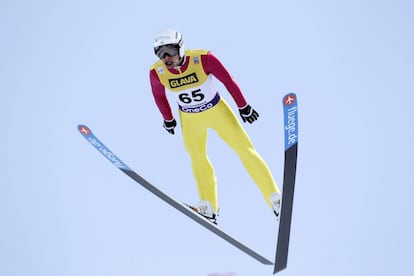 Jason Lamy Chappuis de Francia durante la competición de salto de la Copa Mundial Combinada Lillehammer, Noruega.