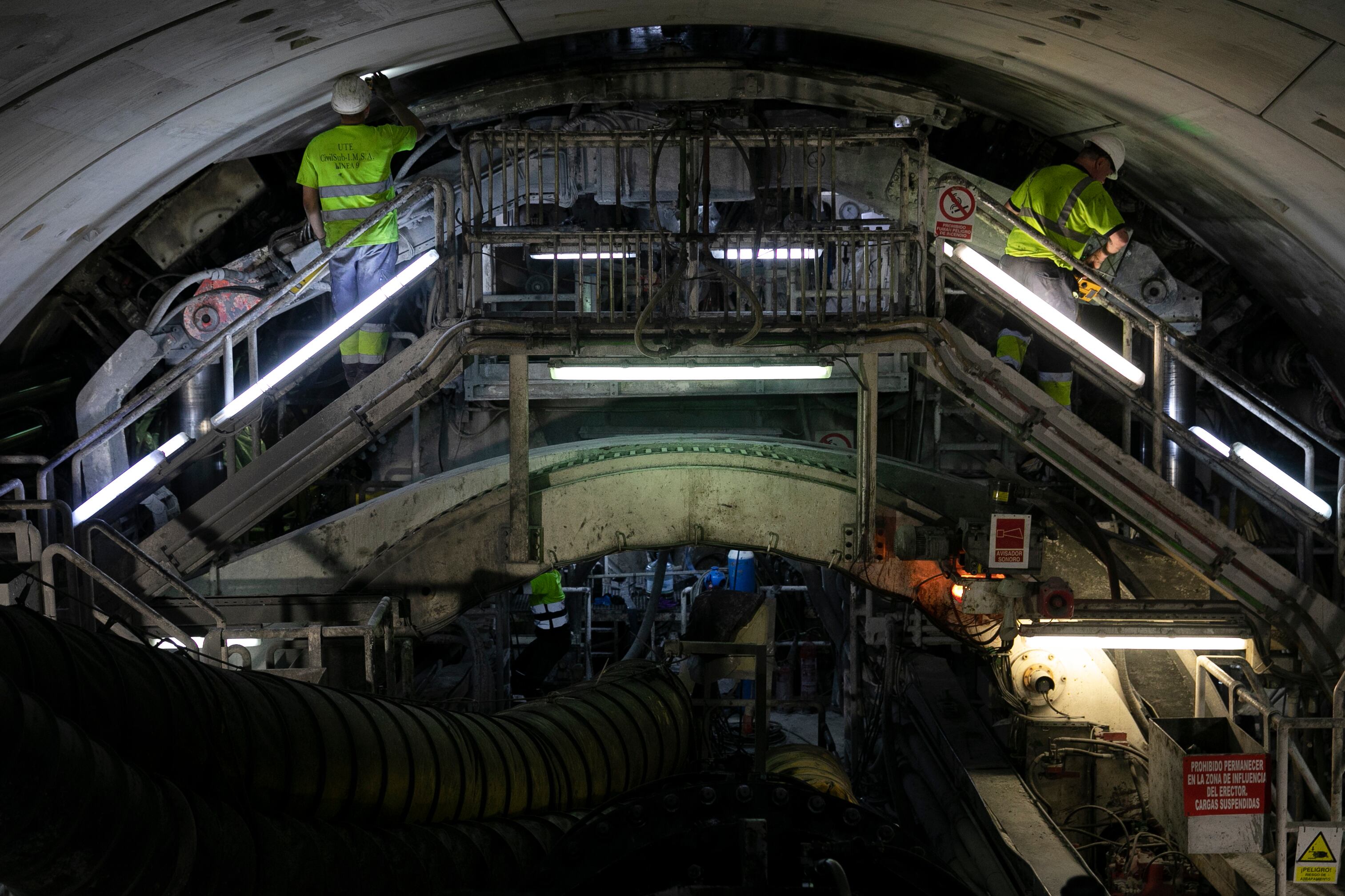 La parte delantera de la tuneladora que excava y construye el túnel de la L9 del metro, en una imagen de archivo.