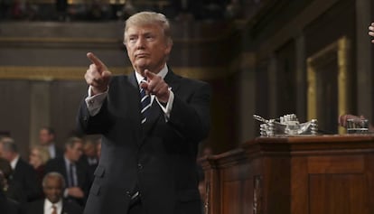 Trump, ofrece su discurso en el Congreso en Washington, este martes.