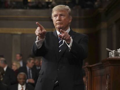 Trump, ofrece su discurso en el Congreso en Washington, este martes.