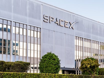 SpaceX headquarters in Hawthorne, California