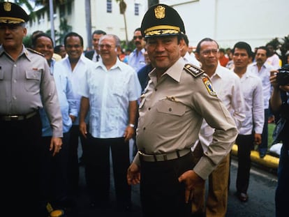 Noriega, en un homenaje a Omar Torrijos en Ciudad de Panam&aacute; en 1981