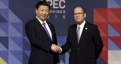 Xi Jinping, con el presidente filipino Benigno Aquino III en Manila.