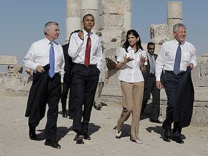 Obama, durante la visita a la ciudadela romana en Ammán.