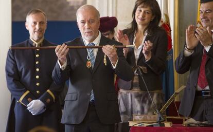 El nuevo alcalde de Alicante, Miguel Valor, al tomar posesi&oacute;n del cargo.