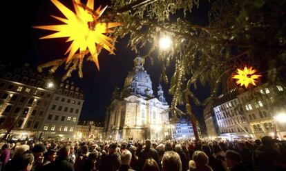 Miles de personas, en la celebración de la víspera de Nochebuena.