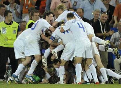 Los jugadores rusos celebran el segundo gol marcado a Holanda en los cuartos de final.