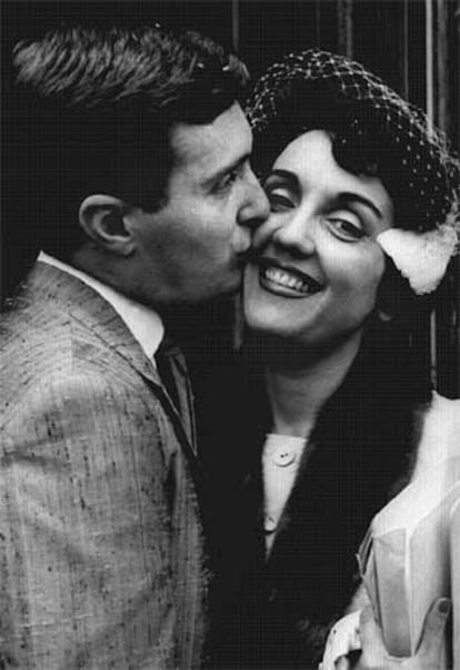 Gloria Lasso, nada más contraer matrimonio con Claude Pagliani, el 25 de julio de 1958.