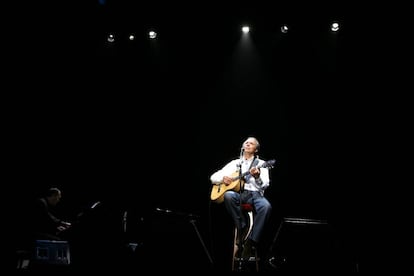 Joan Manuel Serrat, durante un concierto en 2006.