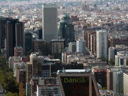 Vista del distrito financiero de Madrid desde una de las cuatro torres de la Castellana.