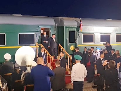 A view shows North Korean leader Kim Jong Un disembarking from his train in Russia and being greeted by Russian officials in the Primorsky region, Russia, in this still image from video published September 12, 2023. Courtesy Russia's Minister of Natural Resources and Environment Alexander Kozlov Telegram Channel via REUTERS ATTENTION EDITORS - THIS IMAGE WAS PROVIDED BY A THIRD PARTY. NO RESALES. NO ARCHIVES. MANDATORY CREDIT.