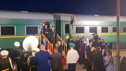 A view shows North Korean leader Kim Jong Un disembarking from his train in Russia and being greeted by Russian officials in the Primorsky region, Russia, in this still image from video published September 12, 2023. Courtesy Russia's Minister of Natural Resources and Environment Alexander Kozlov Telegram Channel via REUTERS ATTENTION EDITORS - THIS IMAGE WAS PROVIDED BY A THIRD PARTY. NO RESALES. NO ARCHIVES. MANDATORY CREDIT.