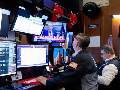 ¿Vuelven las compras a Wall Street? Goldman Sachs eleva su previsión para el S&P 500 tras el giro de Trump