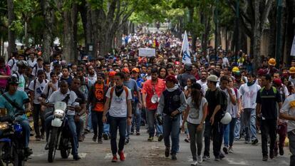 Marcha opositora este lunes en Caracas.