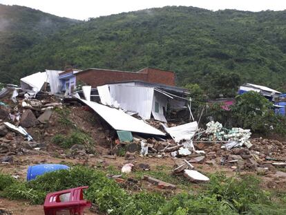 En la ciudad de Nha Trang, Vietnam, lluvias torrenciales devastaron miles de casas causando la muerte de varias personas el pasado 18 de noviembre. 