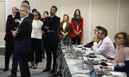 El ministro del Interior, Fernando Grande-Marlaska, durante su visita el sábado al Centro Nacional de Datos.