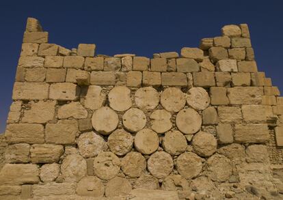 A ameaça representada pelo fanatismo do Estado Islâmico para o patrimônio histórico ficou evidente com a destruição das ruínas arqueológicas de Nimrod, de Hatra e da bíblica Nínive, no Iraque. Na imagem, detalhe de sítios históricos da cidade síria de Palmira.