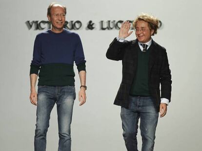 Los modistas Vitorio y Lucchino en uno de los desfiles de su marca. 