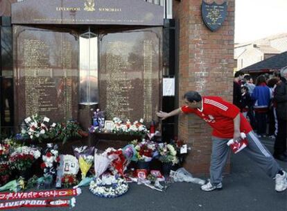 El monumento a las vctimas que existe desde entonces en Anfield.