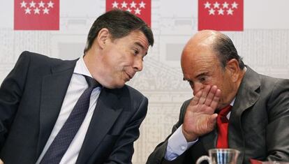 Ignacio González y Emilio Botín en el acto de este martes.