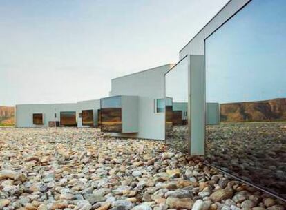 Fachada del hotel Aire, en la zona del Cierzo (Navarra).