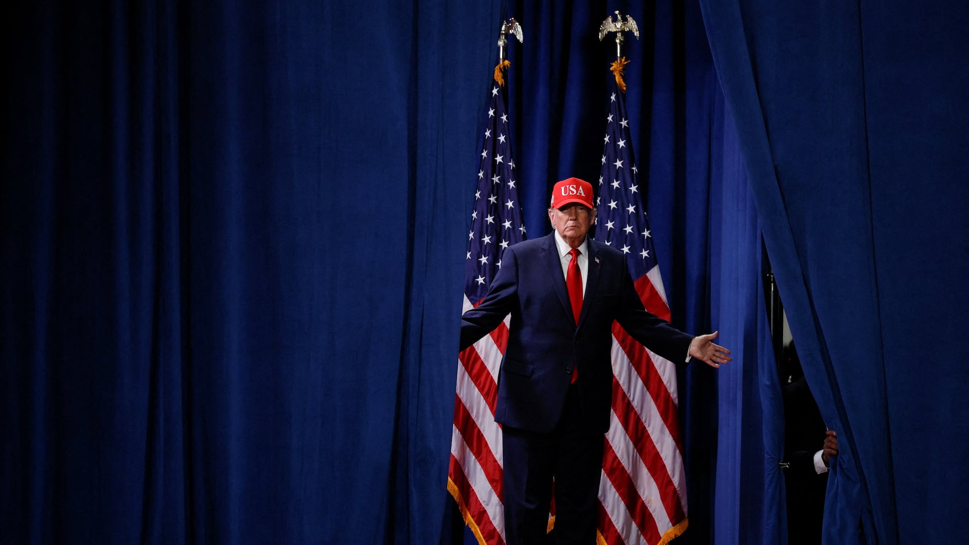 Un Trump desaforado emprende una huida hacia delante para salvar las ‘midterms’