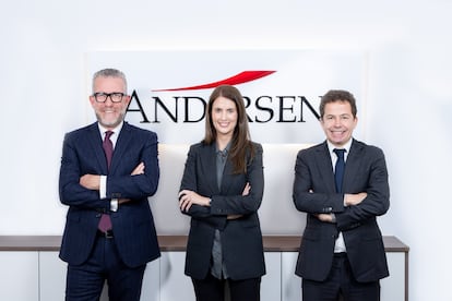 De izquierda a derecha: José Vicente Morote, socio director de Andersen; Luisa Carrilho, nueva socia de M&A de Andersen; José Mota, socio de Andersen Iberia y socio director de la oficina de Lisboa.