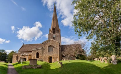 La iglesia de Santa María, del siglo XII, en Bampton, aparece en la serie 'Downton Abbey'.