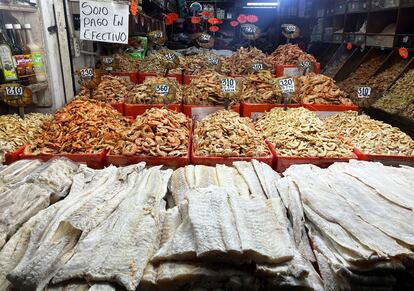 Venta de bacalao en Central de Abasto, en Ciudad de México, el 16 de diciembre 2024.