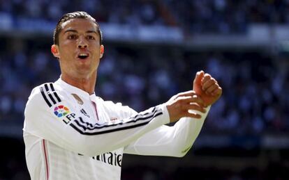 Cristiano Ronaldo celebra uno de sus goles ante el Granada.
