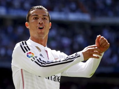 Cristiano Ronaldo celebra uno de sus goles ante el Granada.