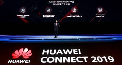 Ken Hu, vicepresidente de Huawei, hoy durante un evento de la compañía en Shangái.