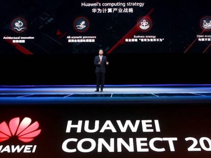 Ken Hu, vicepresidente de Huawei, hoy durante un evento de la compañía en Shangái.