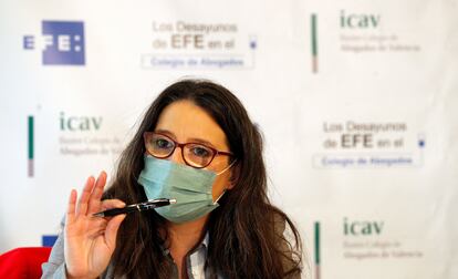 La vicepresidenta del Consell, Mónica Oltra, defiende, en declaraciones a EFE, la aplicación de medidas más restrictivas para frenar la expansión del coronavirus.