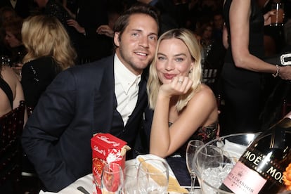 Tom Ackerley y Margot Robbie en la gala de los Globos de Oro 2020 celebrada en Beverly Hills, California, el 5 de enero de ese año.