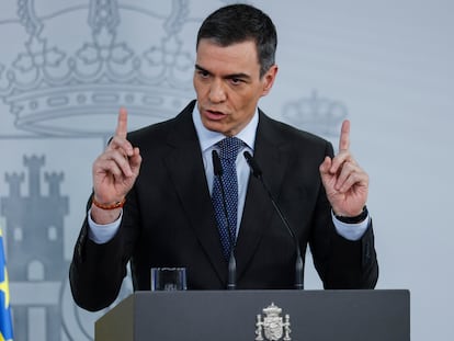 El presidente del Gobierno, Pedro Sánchez, en una comparecencia tras las reuniones que ha mantenido este jueves con representantes de la oposición.