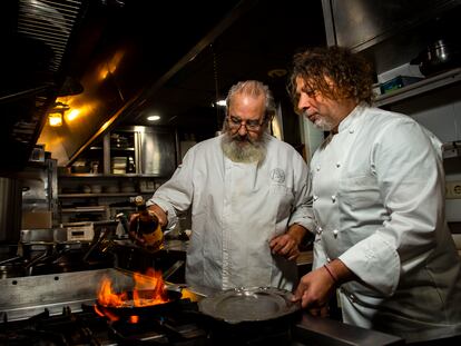 Los chefs Iñaki Camba y Andrés Madrigal, que asume el restaurante Arce.