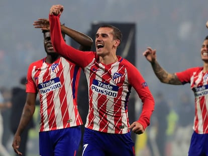 Griezmann, Thomas y Lucas celebran el título.