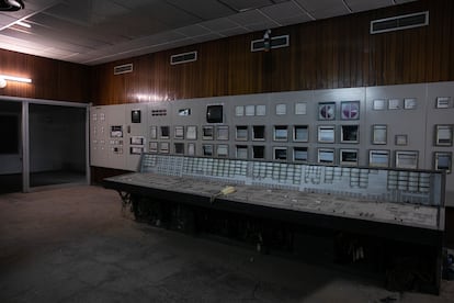 Sala de control de la antigua central térmica de Sant Adrià del Besòs.