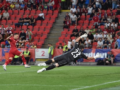 Jakub Pesek marca el primer gol de la República Checa.