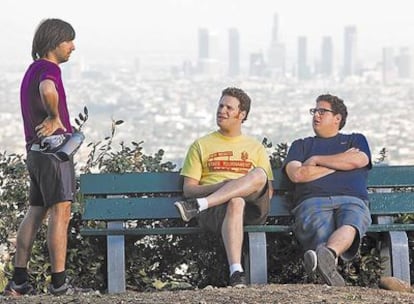 <b>Jason Schwartzman, Seth Rogen y Jonah Hill, en <i>Hazme reír.</i> </b>