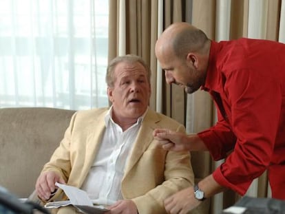 Nick Nolte y el director Xavi Puebla en el rodaje de la película 'A puerta fría'.