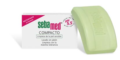 Si acabas el día con la piel grasa (o tienes un poco de acné)

La pastilla limpiadora compacta de Sebamed no tiene jabón: ofrece una limpieza en profundidad creando una espuma que no reseca tu piel. Tiene hidratantes y aminoácidos y su PH es 5.5 (el valor de la piel sana). Si notas el rostro un poco grasiento, o te ha salido un eccema por el estrés de esta vida, es tu aliada (en torno a unos 5 euros).


 