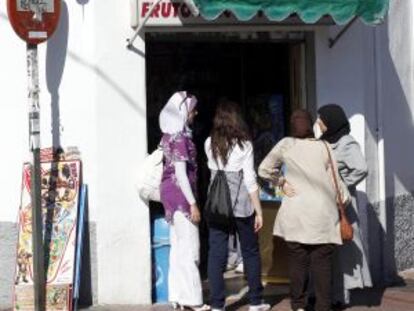 Un grupo de mujeres marroquís en Torrejón.