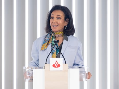 La presidenta del Banco Santander, Ana Botín, durante la presentación de los resultados del 2023 del Grupo Santander, en Madrid. Eduardo Parra / Europa Press