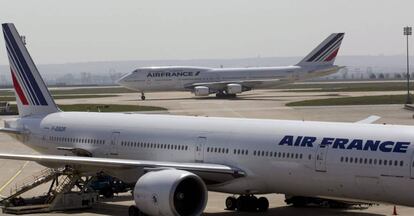 Dos aviones de Air France en París (Francia).